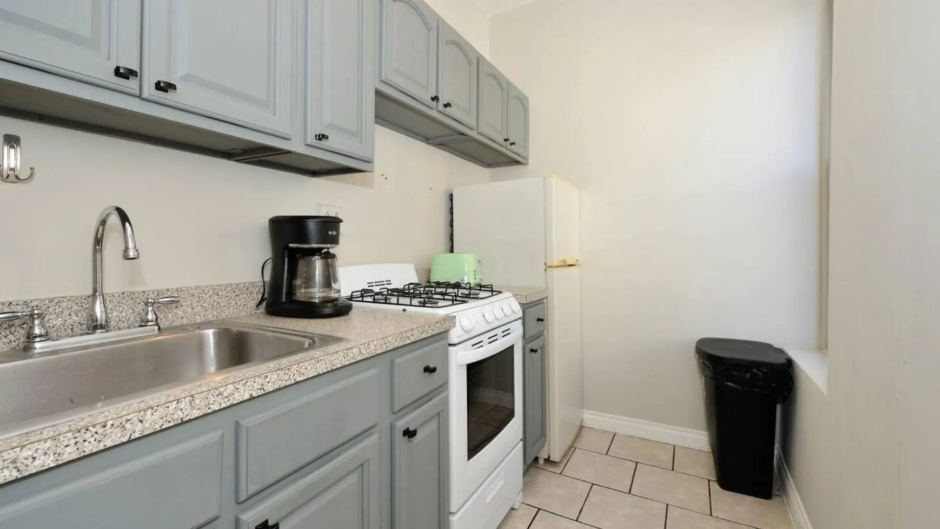 Urban Sunshine Cozy 1-Bedroom In Nycs Heart New York United States