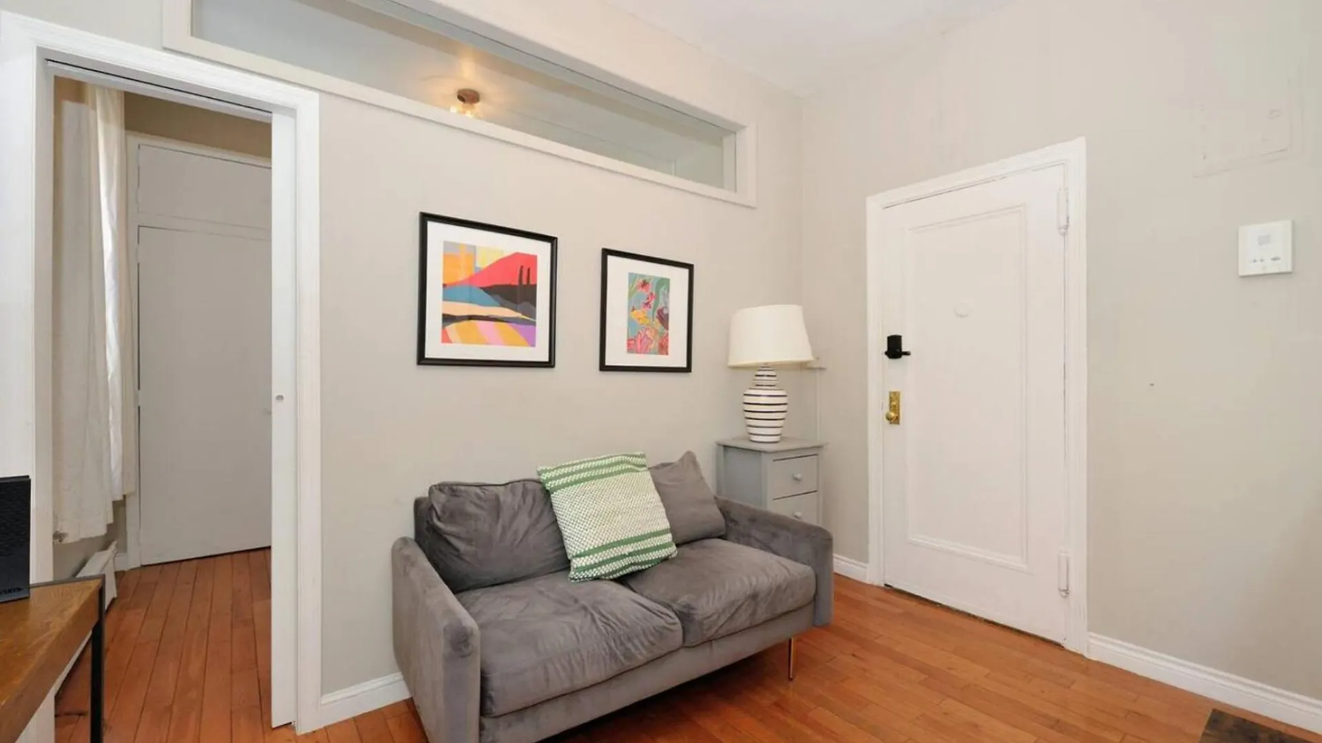 Urban Sunshine Cozy 1-Bedroom In Nycs Heart New York Apartment